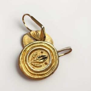 Vintage Goldtone Etched Round Wheat Pierced Wax Seal Style Dangle Earrings